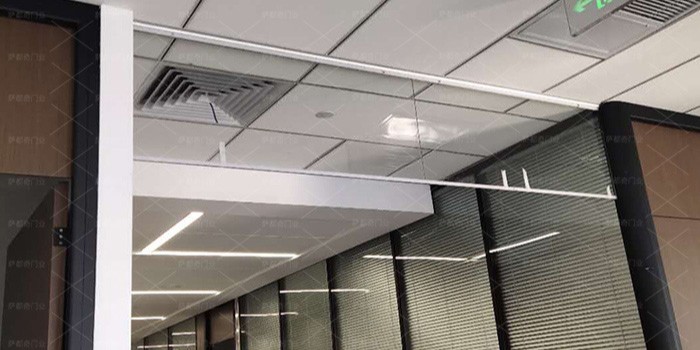 擋煙垂壁與墻的間隙是多少？