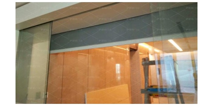 電動擋煙垂壁到底可以一控多嗎？聽聽擋薩都奇-擋煙垂壁廠家怎么說？